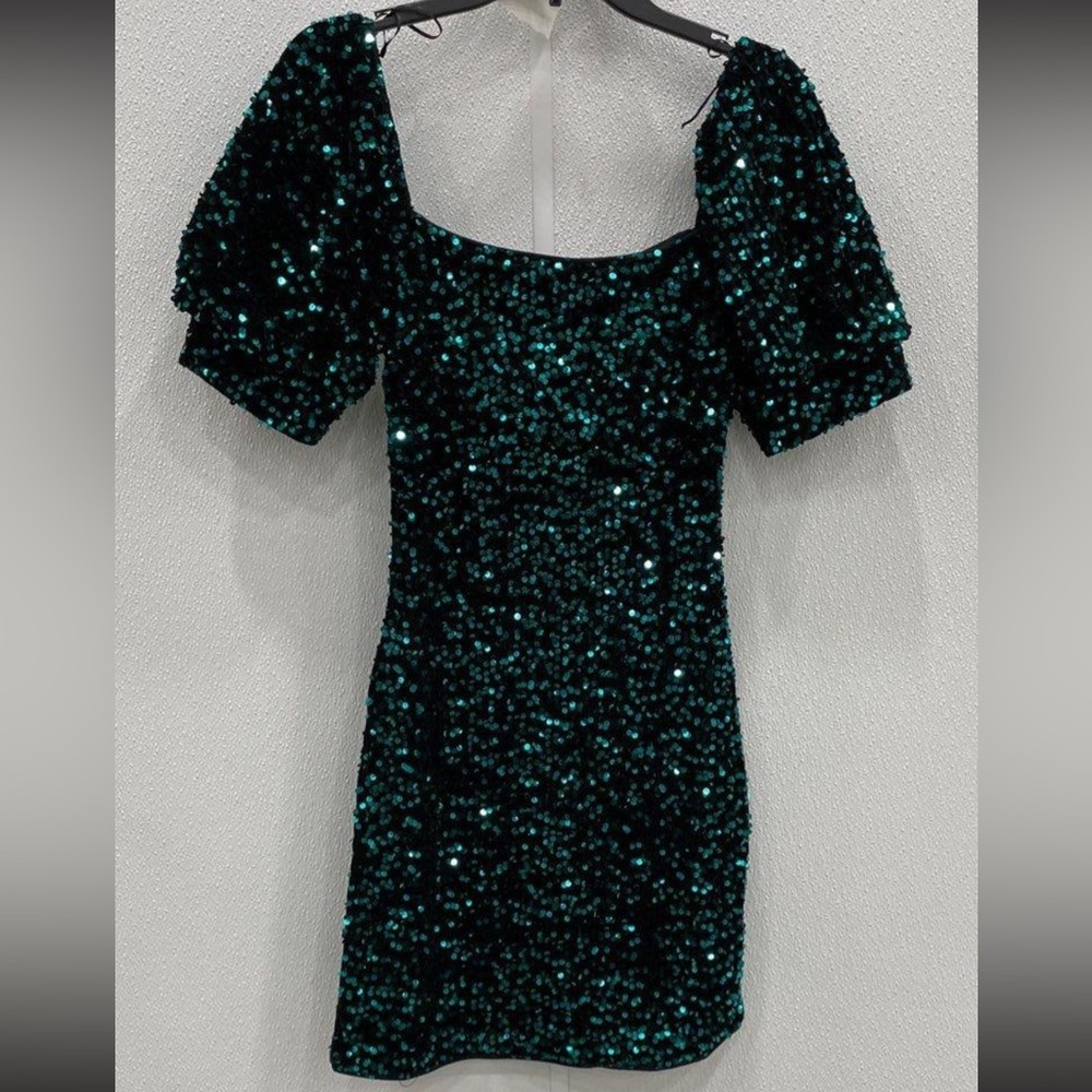 NWT Lena Sparkling Green and Black Velvet Sequin Mini Dress